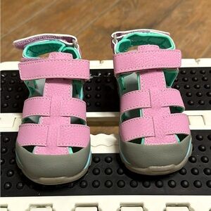 See Kai run toddler girl sandals, brand new size 8